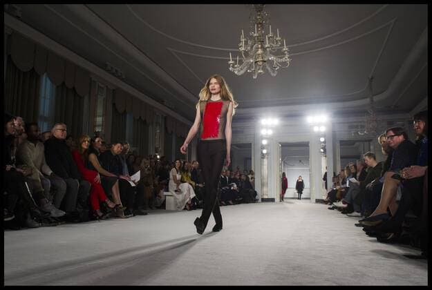 . 18 02 2017. London, United Kingdom. Models walk the catwalk for the Jasper Conran show on the second day of London Fashion Week 2017 at Claridge s, Mayfair, London, UK.  xBenxStevensx xi-Imagesx IIM-14428-0002