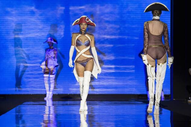 Models bei der Andres Sarda Fashion Show auf der Mercedes-Benz Fashion Week Madrid Autumn Winter 2017. Madrid, 18.02.2017 Andres Sarda Models  Foto:xDyDxFotografosx xFuturexImage