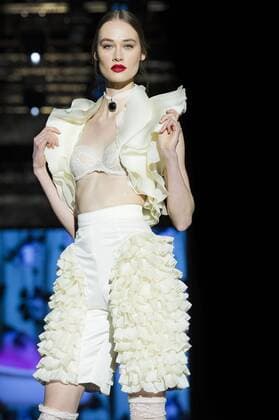 Model bei der Andres Sarda Fashion Show auf der Mercedes-Benz Fashion Week Madrid Autumn Winter 2017. Madrid, 18.02.2017 Andres Sarda Model  Foto:xDyDxFotografosx xFuturexImage