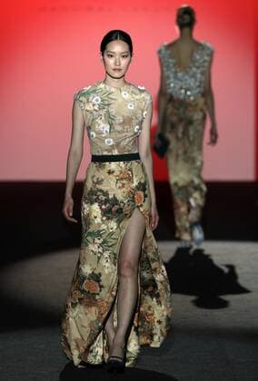 A model takes to the catwalk wearing a creation from the Fall Winter 2017 collection by Spanish designer Hannibal Laguna on the second day of the Mercedes-Benz Fashion Week Madrid (MBFWM) held at the IFEMA Congress and Events center in Madrid, 18 February 2017. THE MBFWM runs from 16 to 21 February. MADRID FASHION WEEK !ACHTUNG: NUR REDAKTIONELLE NUTZUNG!  Copyright: xJJxGUILLENx GRA391 20170218-636230399383840582