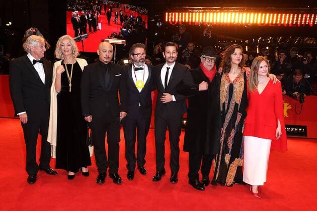 Paul Verhoeven, Dora Bouchoucha Fourati, Wang Quan An, Olafur Eliasson, Diego Luna, Dieter Kosslick, Maggie Gyllenhaal und Julia Jentsch bei der Abschluss Gala der 67. Internationale Filmfestspiele Berlin Berlinale am 18.02.2017 in Berlin Berlinale 2017- Abschluss Gala Closing Ceremony 