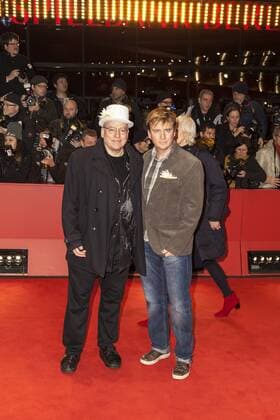 Rosa von Praunheim und Oliver Sechting auf der Berlinale Preisverleihung am 18.02.2017 Rosa von Praunheim und Oliver Sechting auf der Berlinale Preisverleihung am 18.02.2017