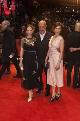 Katharina Schuettler, Oliver Hirschbiegel und Aylin Tezel auf der Berlinale Preisverleihung am 18.02.2017 Katharina Schuettler, Oliver Hirschbiegel und Aylin Tezel auf der Berlinale Preisverleihung am 18.02.2017