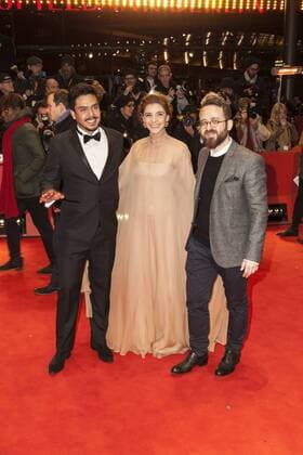 Jayro Bustamante, Mahmoud Sabbagh und Clotilde Courau auf der Berlinale 2017 Jayro Bustamante, Mahmoud Sabbagh und Clotilde Courau auf der Berlinale Preisverleihung am 18.02.2017