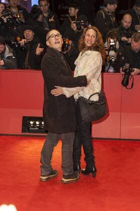 Regisseur Dani Levy und seine Ehefrau Sabine Lidl auf der Berlinale Preisverleihung am 18.02.2017 Regisseur Dani Levy und seine Ehefrau Sabine Lidl auf der Berlinale Preisverleihung am 18.02.2017