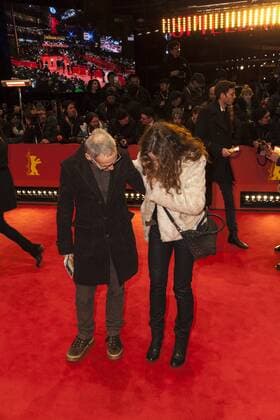 Regisseur Dani Levy und seine Ehefrau Sabine Lidl auf der Berlinale Preisverleihung am 18.02.2017 Regisseur Dani Levy und seine Ehefrau Sabine Lidl auf der Berlinale Preisverleihung am 18.02.2017