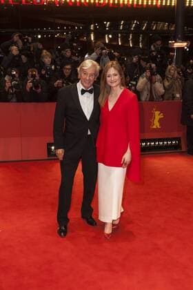 Jury Präsident Paul Verhoeven und Jury Mitglied Julia Jentsch auf der Berlinale Preisverleihung am 18.02.2017 Jury Präsident Paul Verhoeven und Jury Mitglied Julia Jentsch auf der Berlinale Preisverleihung am 18.02.2017
