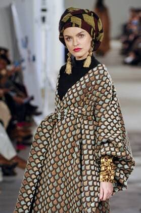 February 18, 2017 - London, UK - London, UK. A model presents a look by Tuhfah (Malaysia) at the UK s first London Modest Fashion Week taking place this weekend at the Saatchi Gallery. The two day event sees 40 brands from across the world come together to showcase their collections for Muslim and other religious women. London UK  - ZUMAl94_ 20170218_zaf_l94_034 Copyright: xStephenxChungx