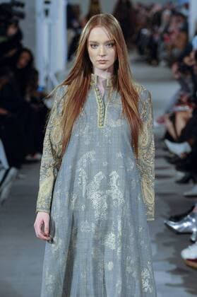 February 18, 2017 - London, UK - London, UK. A model presents a look by Art of Heritage (Saudi Arabia) at the UK s first London Modest Fashion Week taking place this weekend at the Saatchi Gallery. The two day event sees 40 brands from across the world come together to showcase their collections for Muslim and other religious women. London UK  - ZUMAl94_ 20170218_zaf_l94_036 Copyright: xStephenxChungx