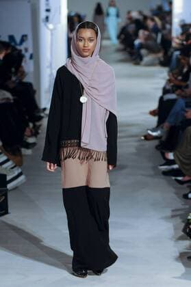 February 18, 2017 - London, UK - London, UK. A model presents a look by iiLa (London) at the UK s first London Modest Fashion Week taking place this weekend at the Saatchi Gallery. The two day event sees 40 brands from across the world come together to showcase their collections for Muslim and other religious women. London UK  - ZUMAl94_ 20170218_zaf_l94_042 Copyright: xStephenxChungx