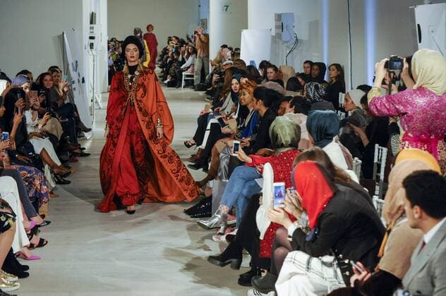 February 18, 2017 - London, UK - London, UK. A model presents a look by Tuhfah (Malaysia) at the UK s first London Modest Fashion Week taking place this weekend at the Saatchi Gallery. The two day event sees 40 brands from across the world come together to showcase their collections for Muslim and other religious women. London UK  - ZUMAl94_ 20170218_zaf_l94_043 Copyright: xStephenxChungx