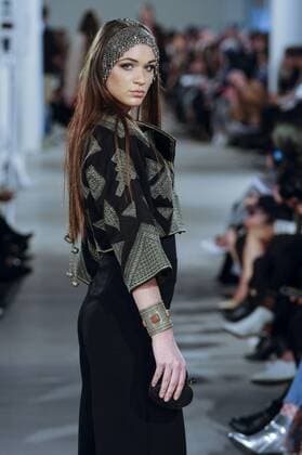 February 18, 2017 - London, UK - London, UK. A model presents a look by Art of Heritage (Saudi Arabia) at the UK s first London Modest Fashion Week taking place this weekend at the Saatchi Gallery. The two day event sees 40 brands from across the world come together to showcase their collections for Muslim and other religious women. London UK  - ZUMAl94_ 20170218_zaf_l94_055 Copyright: xStephenxChungx