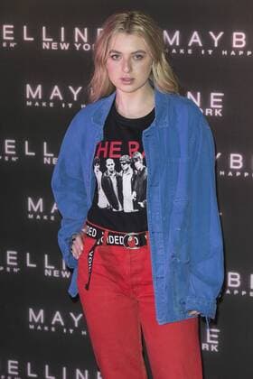 London, UK. 18 February 2017. Anais Gallagher attends the Maybelline Bring on the Night party during London Fashion Week at Scotch of St James in Mason s Yard. Maybelline Bring on the Night party during London Fashion Week, London, UK 