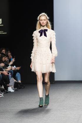 Model bei der Teresa Helbig Fashion Show auf der Mercedes-Benz Fashion Week Madrid Autumn Winter 2017. Madrid, 18.02.2017 Teresa Helbig Model  Foto:xDyDxFotografosx xFuturexImage