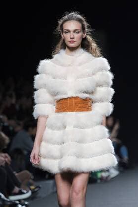 Model bei der Teresa Helbig Fashion Show auf der Mercedes-Benz Fashion Week Madrid Autumn Winter 2017. Madrid, 18.02.2017 Teresa Helbig Model  Foto:xDyDxFotografosx xFuturexImage