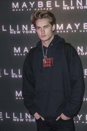 London, UK. 18 February 2017. Neels Visser attends the Maybelline Bring on the Night party during London Fashion Week at Scotch of St James in Mason s Yard. Maybelline Bring on the Night party during London Fashion Week, London, UK 