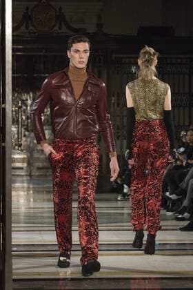 London, UK, 18 February 2017. A model walks the runway during the Ashley Isham show at Fashion Scout, London Fashion Week. Ashley Isham, Fashion Scout, London Fashion Week, London, UK 