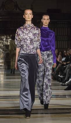 London, UK, 18 February 2017. A model walks the runway during the Ashley Isham show at Fashion Scout, London Fashion Week. Ashley Isham, Fashion Scout, London Fashion Week, London, UK 