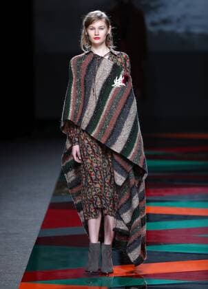 A model takes to the catwalk wearing a creation from the Fall Winter 2017 collection of the Spanish firm Ailanto on the third day of the Mercedes-Benz Fashion Week Madrid (MBFWM) held at the IFEMA Congress and Events center in Madrid, 19 February 2017. THE MBFWM runs from 16 to 21 February. MADRID FASHION WEEK !ACHTUNG: NUR REDAKTIONELLE NUTZUNG!  Copyright: xJJxGUILLENx GRA128 20170219-636231081760397744
