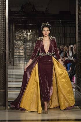 London, UK. 18 February 2017. A model walks the runway during the Azzalia - Dubai Design & Fashion Council show at Fashion Scout, London Fashion Week. Azzalia, Dubai Design & Fashion Council, Fashion Scout, London Fashion Week, London, UK 