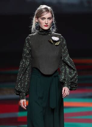 A model takes to the catwalk wearing a creation from the Fall Winter 2017 collection of the Spanish firm Ailanto on the third day of the Mercedes-Benz Fashion Week Madrid (MBFWM) held at the IFEMA Congress and Events center in Madrid, 19 February 2017. THE MBFWM runs from 16 to 21 February. MADRID FASHION WEEK !ACHTUNG: NUR REDAKTIONELLE NUTZUNG!  Copyright: xJJxGUILLENx GRA128 20170219-636231081804701176