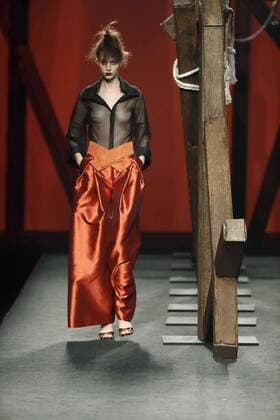 A model takes to the catwalk wearing a creation from the Fall Winter 2017 collection by Spanish designer Ulises Merida on the third day of the Mercedes-Benz Fashion Week Madrid (MBFWM) held at the IFEMA Congress and Events center in Madrid, 19 February 2017. THE MBFWM runs from 16 to 21 February. MADRID FASHION WEEK !ACHTUNG: NUR REDAKTIONELLE NUTZUNG!  Copyright: xZipix GRA217 20170219-636231136169185014