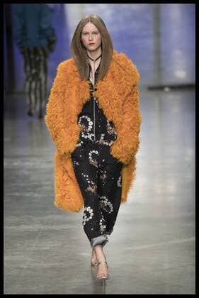 London Fashion Week - Topshop Unique Modenschau . 19 02 2017. London, United Kingdom. Topshop Unique show on day three of London Fashion Week for Autumn Winter 2017.  xStephenxLockx xi-Imagesx IIM-14434-0018