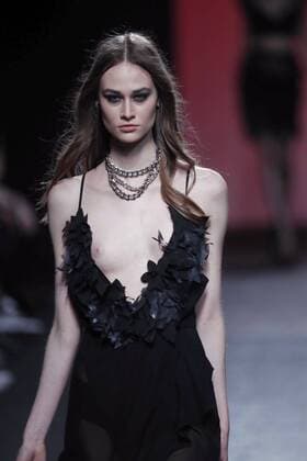 Madrid Fashion Week - Juana Martin Modenschau A model takes to the catwalk wearing a creation from the Fall Winter 2017 collection by Spanish designer Juana Martin on the third day of the Mercedes-Benz Fashion Week Madrid (MBFWM) held at the IFEMA Congress and Events center in Madrid, 19 February 2017. THE MBFWM runs from 16 to 21 February. MADRID FASHION WEEK !ACHTUNG: NUR REDAKTIONELLE NUTZUNG!  Copyright: xZipix GRA254 20170219-636231194589070232