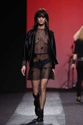 Bilder des Tages Madrid Fashion Week - Juana Martin Modenschau Juana Martin Modenschau en la Mercedes Benz Fashion Week Madrid 2017. 588 DiegoxPuerta Cordon Press Juana Martin fashion show at Mercedes Benz Fashion Week Madrid 2017. Cordon Press  DiegoxPuerta