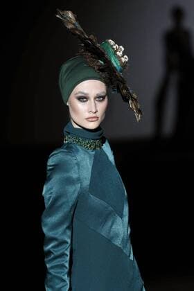 Madrid Fashion Week - Malne Modenschau A model takes to the catwalk wearing a creation from the Fall Winter 2017 collection by Spanish firm Malne on the third day of the Mercedes-Benz Fashion Week Madrid (MBFWM) held at the IFEMA Congress and Events center in Madrid, 19 February 2017. THE MBFWM runs from 16 to 21 February. MADRID FASHION WEEK !ACHTUNG: NUR REDAKTIONELLE NUTZUNG!  Copyright: xZipix GRA311 20170219-636231253078090177
