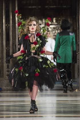 London Fashion Week - Pam Hogg Modenschau London, UK, 19 February 2017. Ellie Rae Winstone modelling for Pam Hogg. A model walks the runway during the Pam Hogg show at Fashion Scout, London Fashion Week. Pam Hogg, Fashion Scout, London Fashion Week, London, UK 