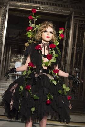 London Fashion Week - Pam Hogg Modenschau London, UK, 19 February 2017. Ellie Rae Winstone modelling for Pam Hogg. A model walks the runway during the Pam Hogg show at Fashion Scout, London Fashion Week. Pam Hogg, Fashion Scout, London Fashion Week, London, UK 