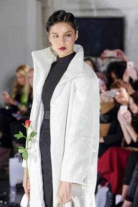 London Fashion Week - Chanel Joan Elkayam Modenschau February 19, 2017 - London, UK - London, UK. A model shows a look by Chanel Joan Elkayam at Hoxton Arches during her one woman show as part of London Fashion Week AW17 18. In 2016, the 19 year old, first year student at Central St. Martins, was the youngest designer to show in both Paris Fashion Week and New York Fashion Week and in 2015 was crowned UK Young Designer of the Year. London UK  - ZUMAl94_ 20170219_zaf_l94_031 Copyright: xStephenxChungx