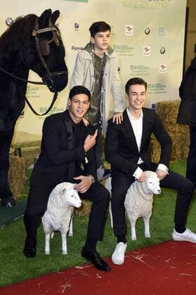 Emilio Sakraya, Ilyes Moutaoukkil und Louis Held bei der Premiere des Kinofilms Bibi & Tina - Tohuwabohu Total im Cinestar Kulturbrauerei. Berlin, 19.02.2017 Foto:xF.xKernx xFuturexImage