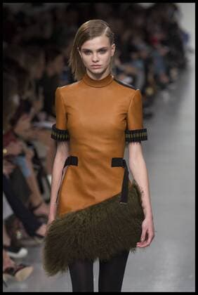 London Fashion Week - Koma Modenschau . 19 02 2017. London, United Kingdom. Models walk the catwalk at the David Koma show on day 3 of London Fashion Week 2017 at 180 The Strand, London, UK,  xBenxStevensx xi-Imagesx IIM-14435-0007