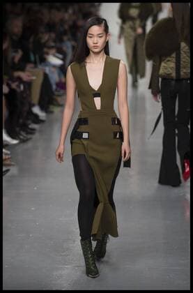 London Fashion Week - Koma Modenschau . 19 02 2017. London, United Kingdom. Models walk the catwalk at the David Koma show on day 3 of London Fashion Week 2017 at 180 The Strand, London, UK,  xBenxStevensx xi-Imagesx IIM-14435-0011