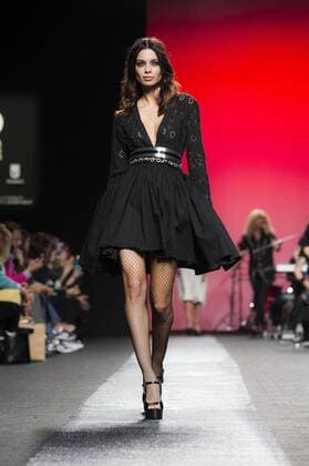 Model bei der Juana Martin Fashion Show mit Livemusik der Band Medina Azahara auf der Mercedes-Benz Fashion Week Madrid Autumn Winter 2017. Madrid, 19.02.2017 Juana Martin Model  Foto:xDyDxFotografosx xFuturexImage