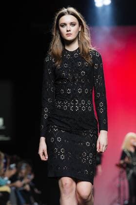 Model bei der Juana Martin Fashion Show mit Livemusik der Band Medina Azahara auf der Mercedes-Benz Fashion Week Madrid Autumn Winter 2017. Madrid, 19.02.2017 Juana Martin Model  Foto:xDyDxFotografosx xFuturexImage