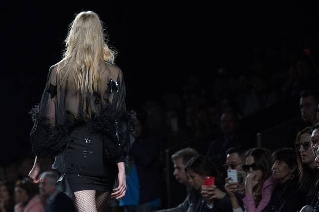 Model bei der Juana Martin Fashion Show mit Livemusik der Band Medina Azahara auf der Mercedes-Benz Fashion Week Madrid Autumn Winter 2017. Madrid, 19.02.2017 Juana Martin Model  Foto:xDyDxFotografosx xFuturexImage