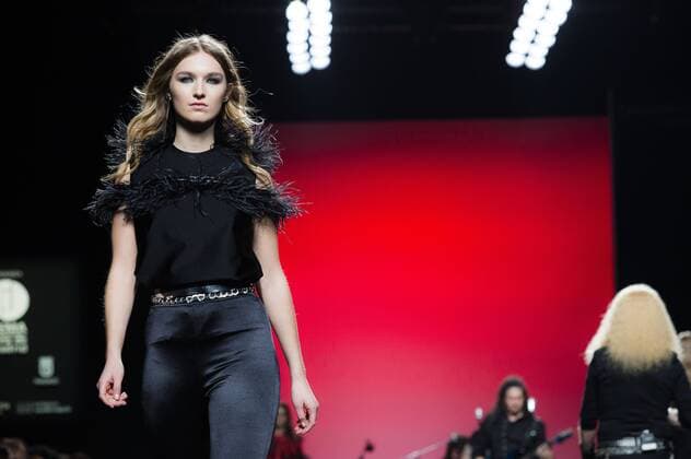 Model bei der Juana Martin Fashion Show mit Livemusik der Band Medina Azahara auf der Mercedes-Benz Fashion Week Madrid Autumn Winter 2017. Madrid, 19.02.2017 Juana Martin Model  Foto:xDyDxFotografosx xFuturexImage