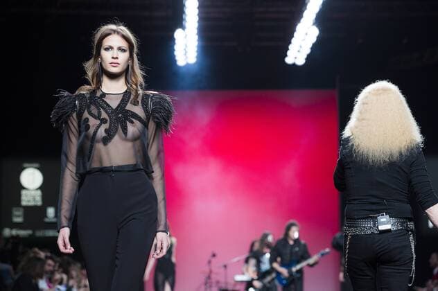 Model bei der Juana Martin Fashion Show mit Livemusik der Band Medina Azahara auf der Mercedes-Benz Fashion Week Madrid Autumn Winter 2017. Madrid, 19.02.2017 Juana Martin Model  Foto:xDyDxFotografosx xFuturexImage