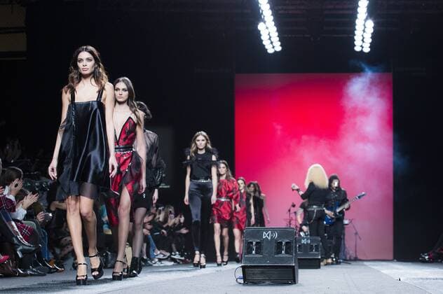 Models bei der Juana Martin Fashion Show mit Livemusik der Band Medina Azahara auf der Mercedes-Benz Fashion Week Madrid Autumn Winter 2017. Madrid, 19.02.2017 Juana Martin Models  Foto:xDyDxFotografosx xFuturexImage