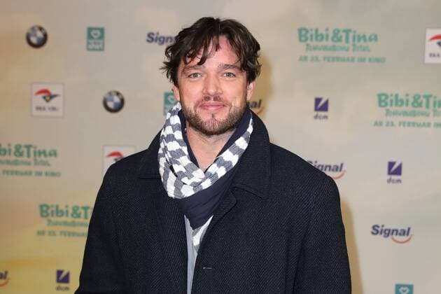 Ronald Zehrfeld bei der Bibi und Tina- Tohuwabohu Total Film Premiere am 19.02.2017 in Berlin Bibi und Tina- Tohuwabohu Total Filmpremiere in Berlin, 2017 