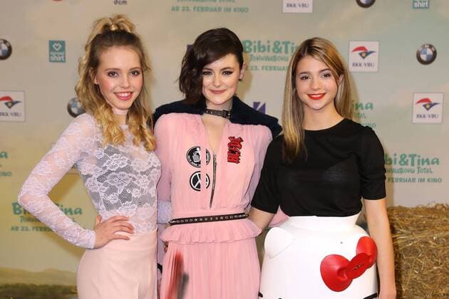 Lina Larissa Strahl, Lea van Acken und Lisa-Marie Koroll bei der Bibi und Tina- Tohuwabohu Total Film Premiere am 19.02.2017 in Berlin Bibi und Tina- Tohuwabohu Total Filmpremiere in Berlin, 2017 