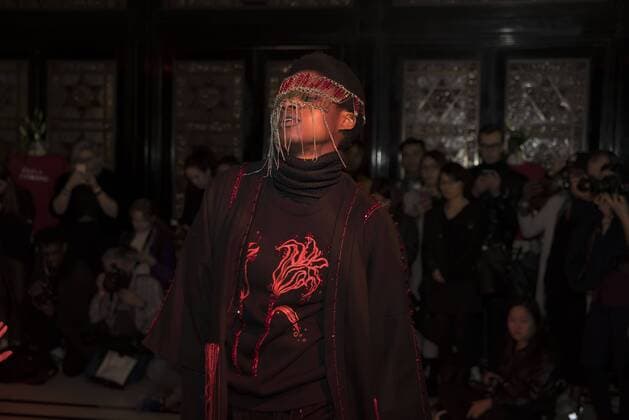 London Fashion Week - Haluminous Modenschau London Fashion Week: Haluminous Presentation AW17 Haluminous presentation of AW17 collection at Fashion Scout. Haluminous is a Sydney (AUS) bades womenswear and accessories brand, founded in 2016 by designer Hannah Kim  AlbertoxPezzali