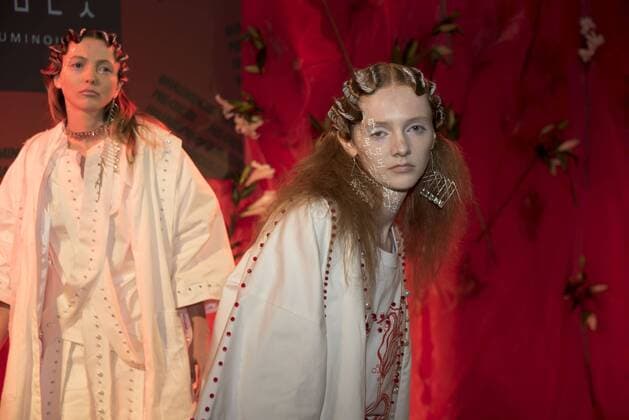 London Fashion Week - Haluminous Modenschau London Fashion Week: Haluminous Presentation AW17 Haluminous presentation of AW17 collection at Fashion Scout. Haluminous is a Sydney (AUS) bades womenswear and accessories brand, founded in 2016 by designer Hannah Kim  AlbertoxPezzali