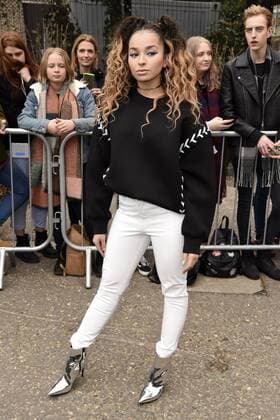 Ella Eyre bei der Topshop Unique AW17 Fashion Show auf der London Fashion Week AW17 in der Tate Modern. London, 19.02.2017 Ella Eyre  Foto:xS.xVasx xFuturexImage