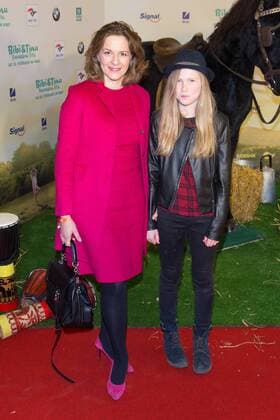 Martina Gedeck mit Nichte Paula - Premiere BIBI & TINA ? TOHUWABOHU TOTAL im Kino in der Kulturbrauerei in Berlin am 19.02.2017. Premiere BIBI & TINA TOHUWABOHU TOTAL