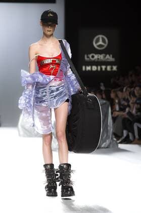 Model bei der Maria ke Fisherman Fashion Show auf der Mercedes-Benz Fashion Week Madrid Autumn Winter 2017. Madrid, 19.02.2017 Maria ke Fisherman Model  Foto:xDyDxFotografosx xFuturexImage