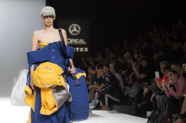 Model bei der Maria ke Fisherman Fashion Show auf der Mercedes-Benz Fashion Week Madrid Autumn Winter 2017. Madrid, 19.02.2017 Maria ke Fisherman Model  Foto:xDyDxFotografosx xFuturexImage